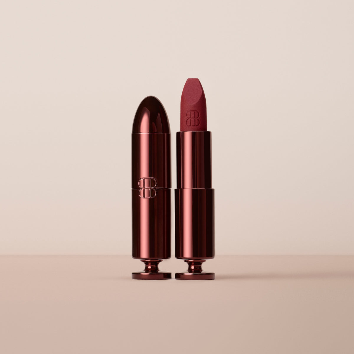 BANG BANG COSMETICS x Charly Salvator Eternal Matte Hôtel Charly 品牌或零售商配图